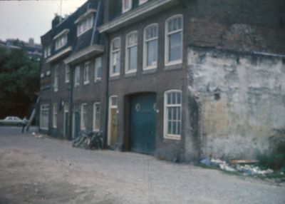 20969 Gezicht op de voorgevels van de panden Hoenderstraat 2-6 te Utrecht.N.B. De straatnaam Hoenderstraat is in 1981 ...